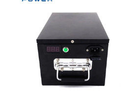 ভালো দাম টেকসই ইস্পাত কেস 48V 50Ah Lifepo4 গলফ কার্ট ব্যাটারি হ্যান্ডেলের সাথে রিচার্জেবল অনলাইন