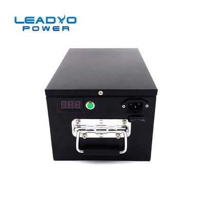 48V 50Ah LiFePO4 গলফ কার্ট ব্যাটারি হ্যান্ডেল সহ টেকসই ইস্পাত কেস